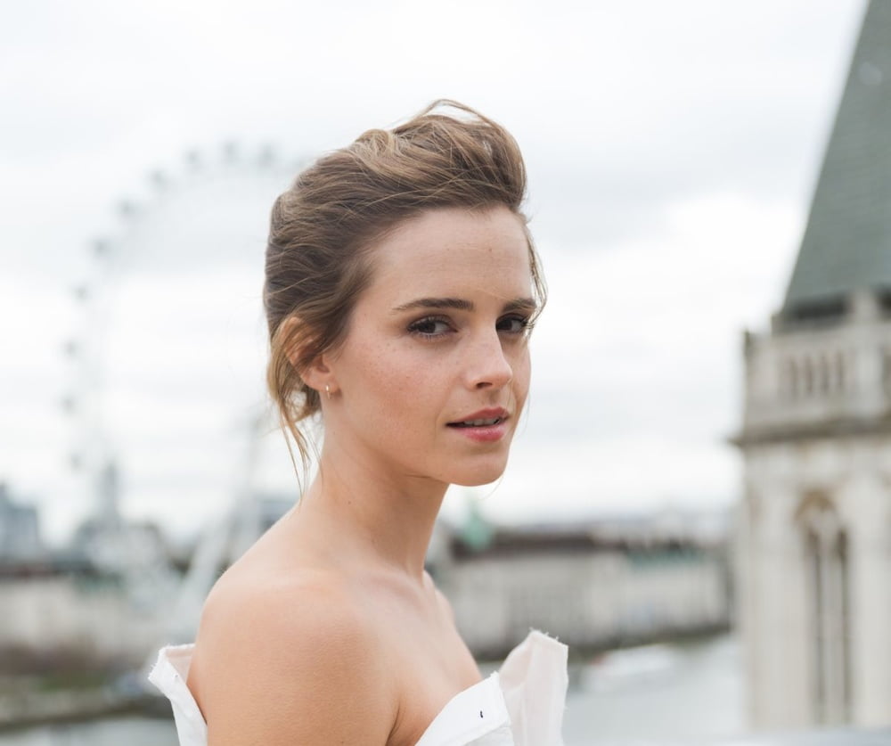 cg2yWIbO Emma Watson 1 06.jpg